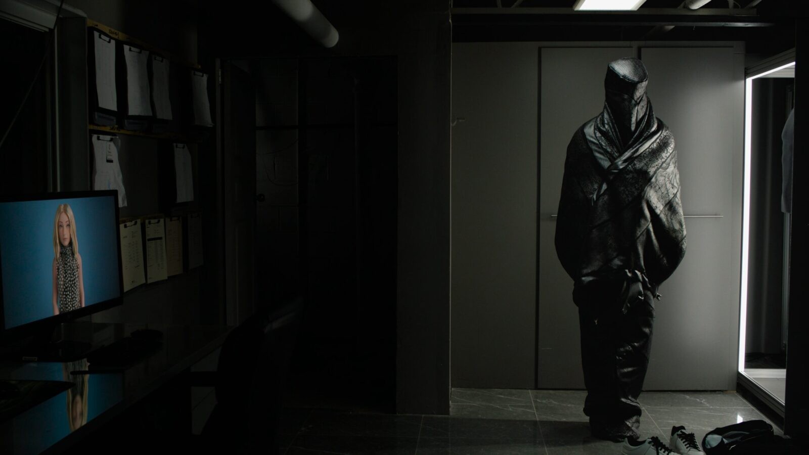 Hela trailern till David Cronenbergs sci-fi-thriller The Shrouds