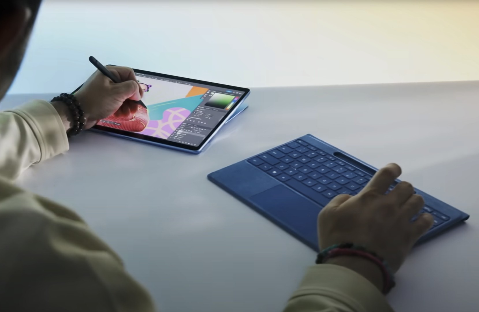 Surface Pro och Laptop med Snapdragon X Plus