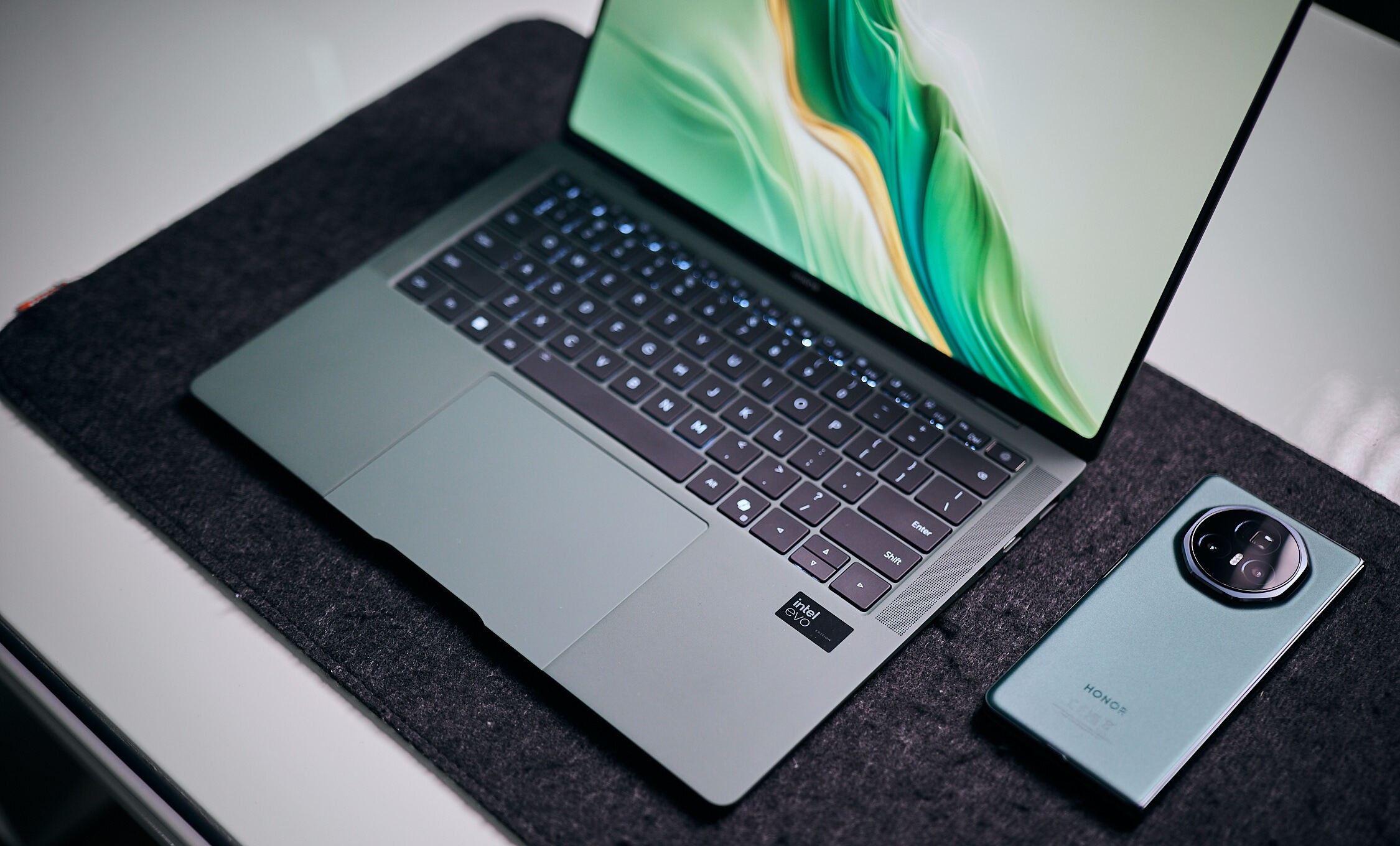 HONOR MagicBook Art 14 med OLED-skärm